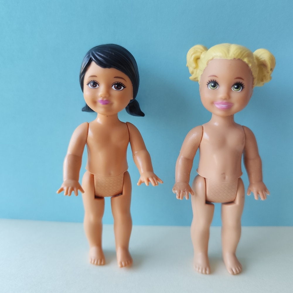 Mattel Barbie dolls 4.5" lot of 2
